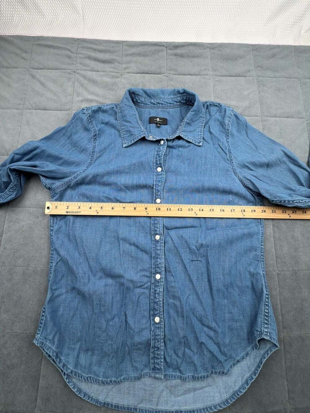 7 For All Mankind Women's Long Sleeve Denim Button Down Shirt Size L - Picture 3 of 12